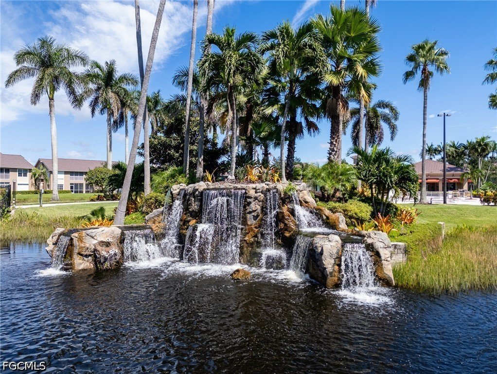 14970 Vista View WAY 307 - Fort Myers FL - Photo 2
