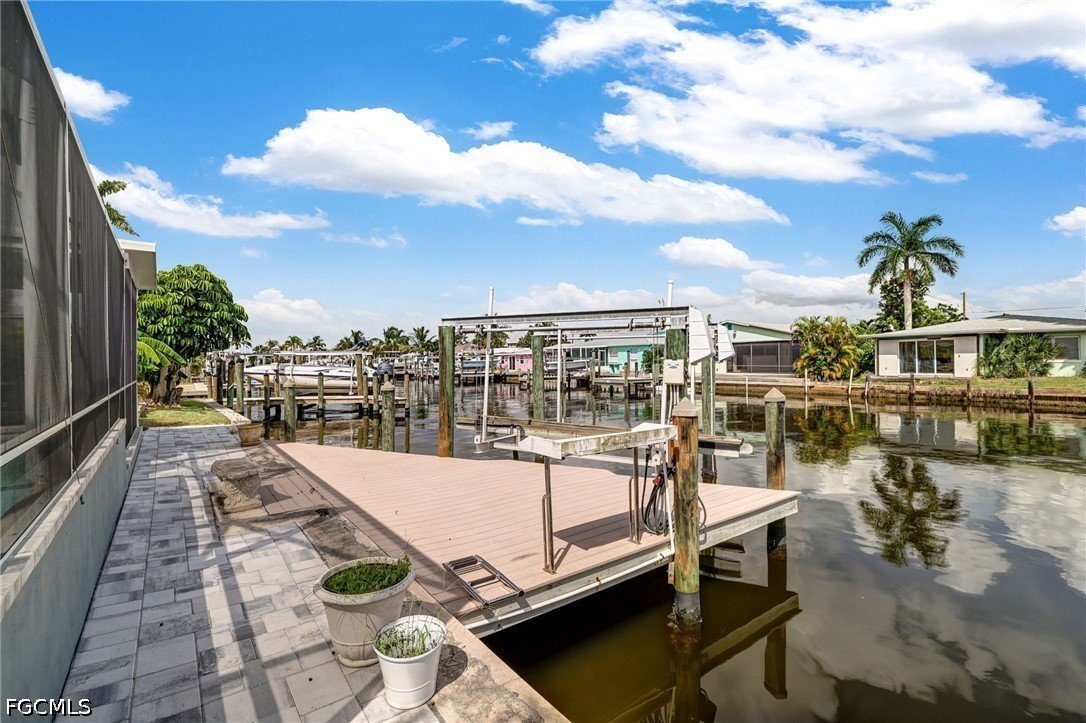 2574 Bayshore DR - Matlacha FL - Photo 34
